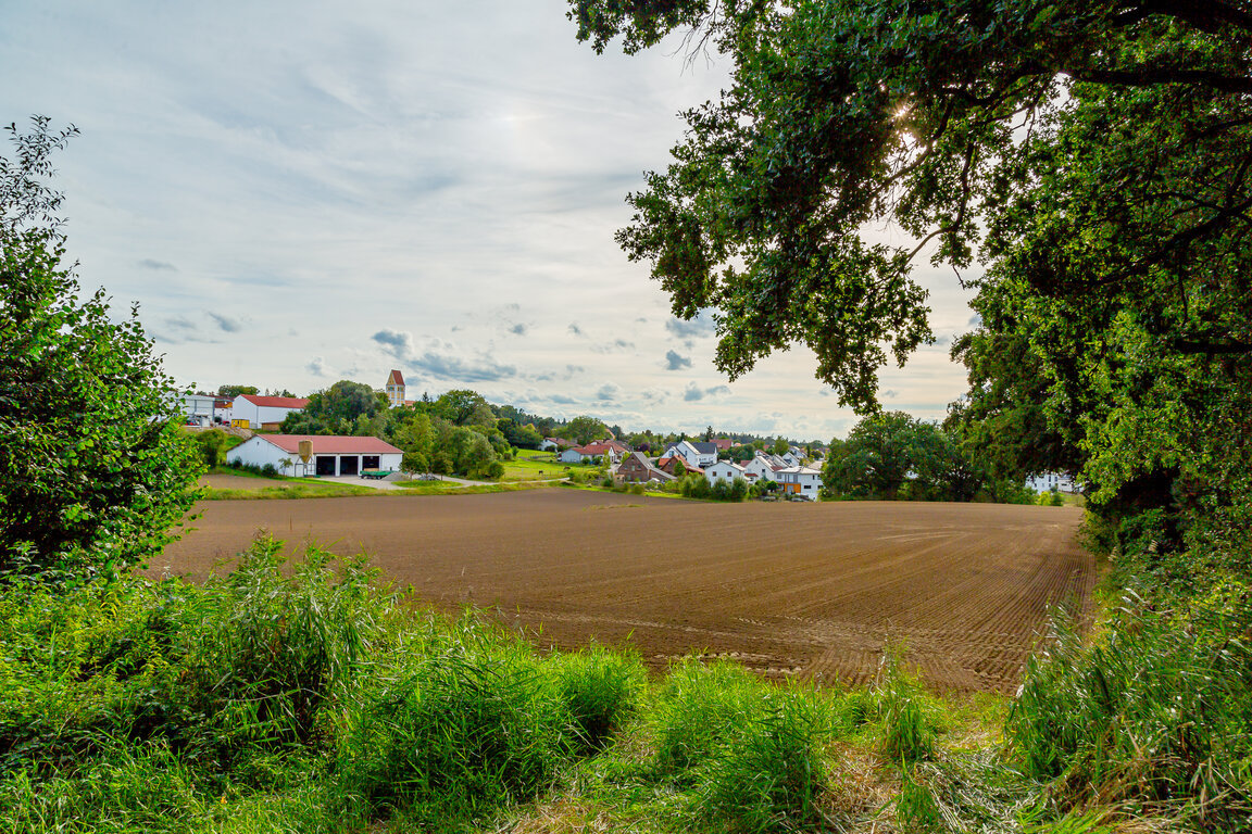 Image: _JA 40834 Kirche, Hohenried Nordost.jpg